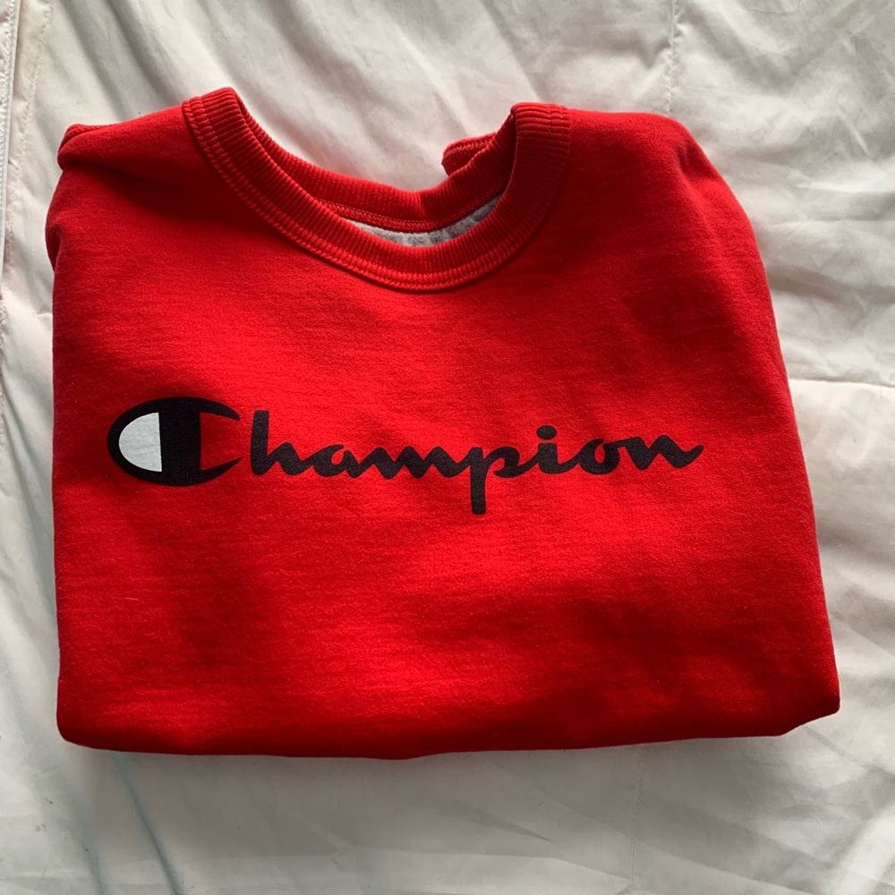 Cropped long sleeve crewneck